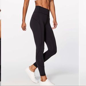 Lululemon In Movement 7/8 Tight *Everlux 25"
Black